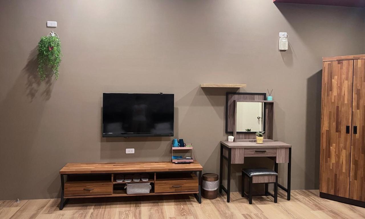 ז'ושאן 鄉間小路 Home 備有專屬停車場 מראה חיצוני תמונה