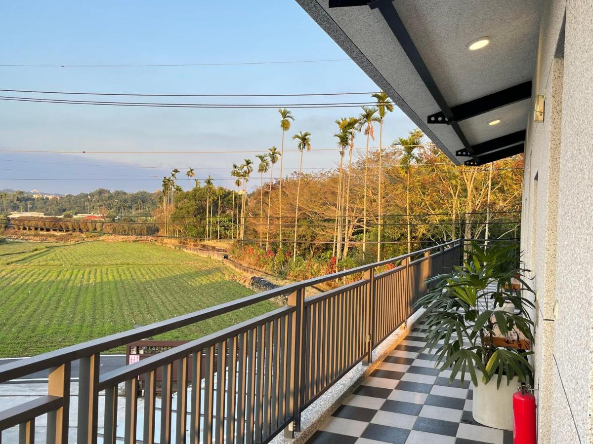ז'ושאן 鄉間小路 Home 備有專屬停車場 מראה חיצוני תמונה