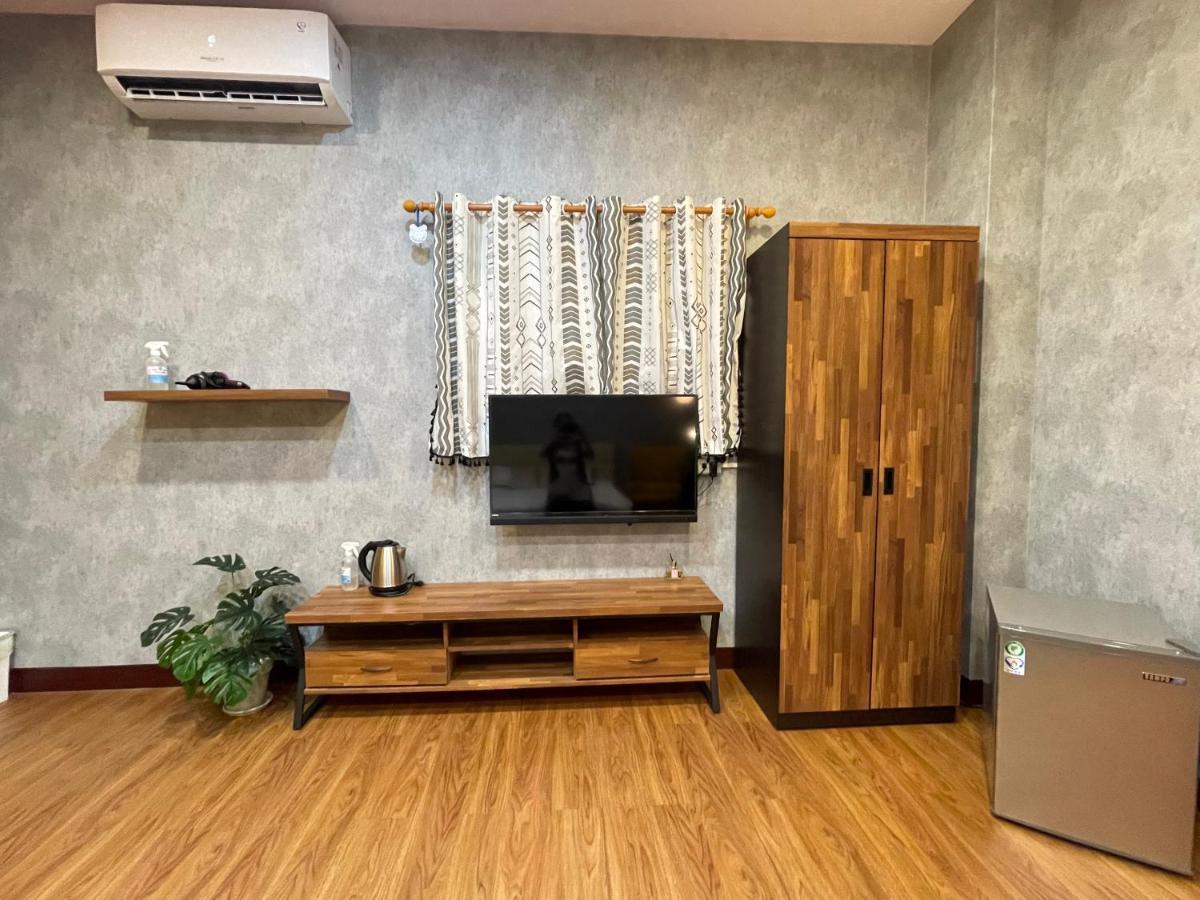 ז'ושאן 鄉間小路 Home 備有專屬停車場 מראה חיצוני תמונה